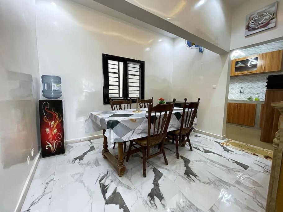 Villa Adja Nafy A Saly Gandigal Dış mekan fotoğraf